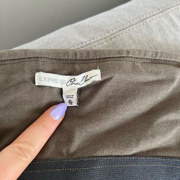 Express Summer Tops in Size Large - Picture 5 of 7